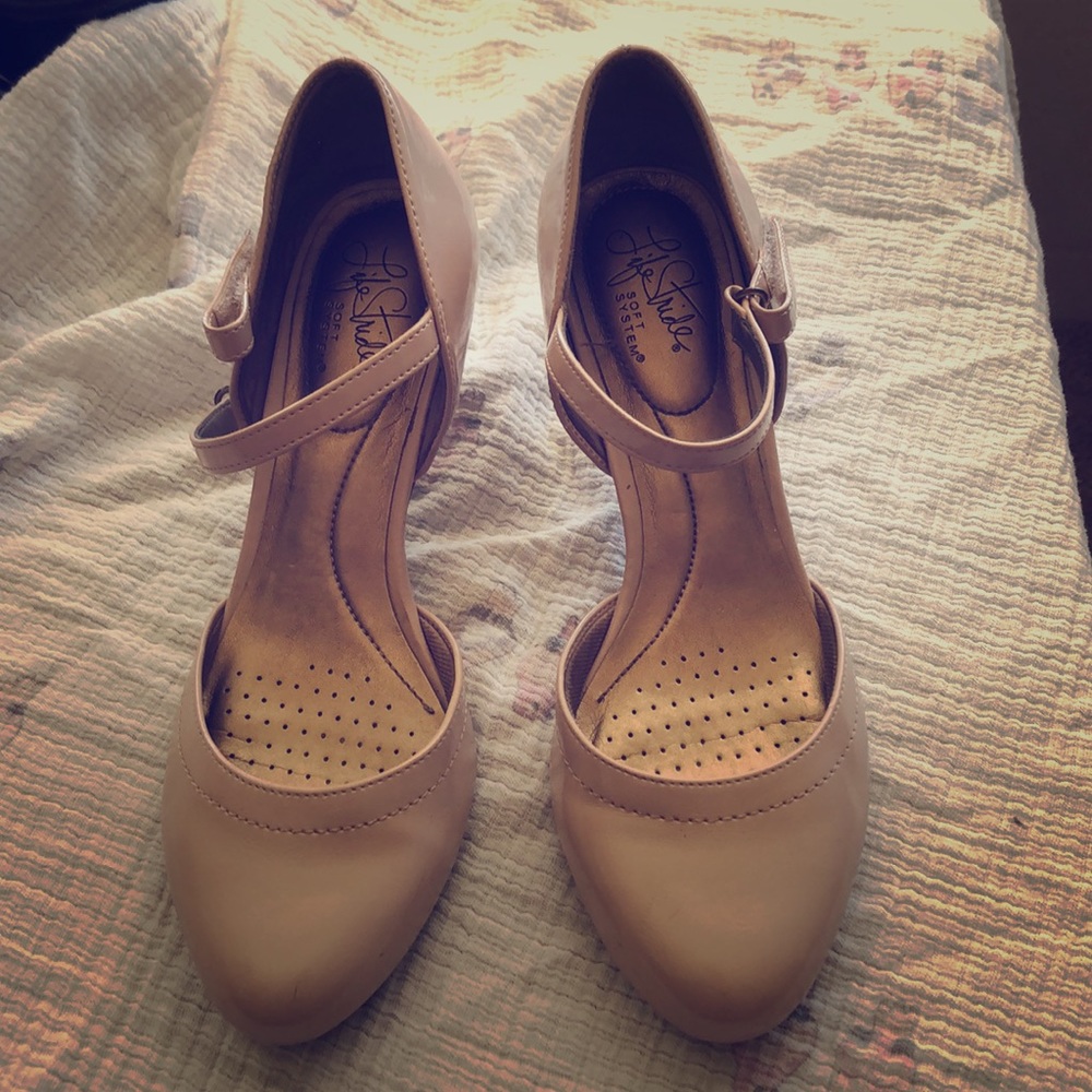 Life stride low heels